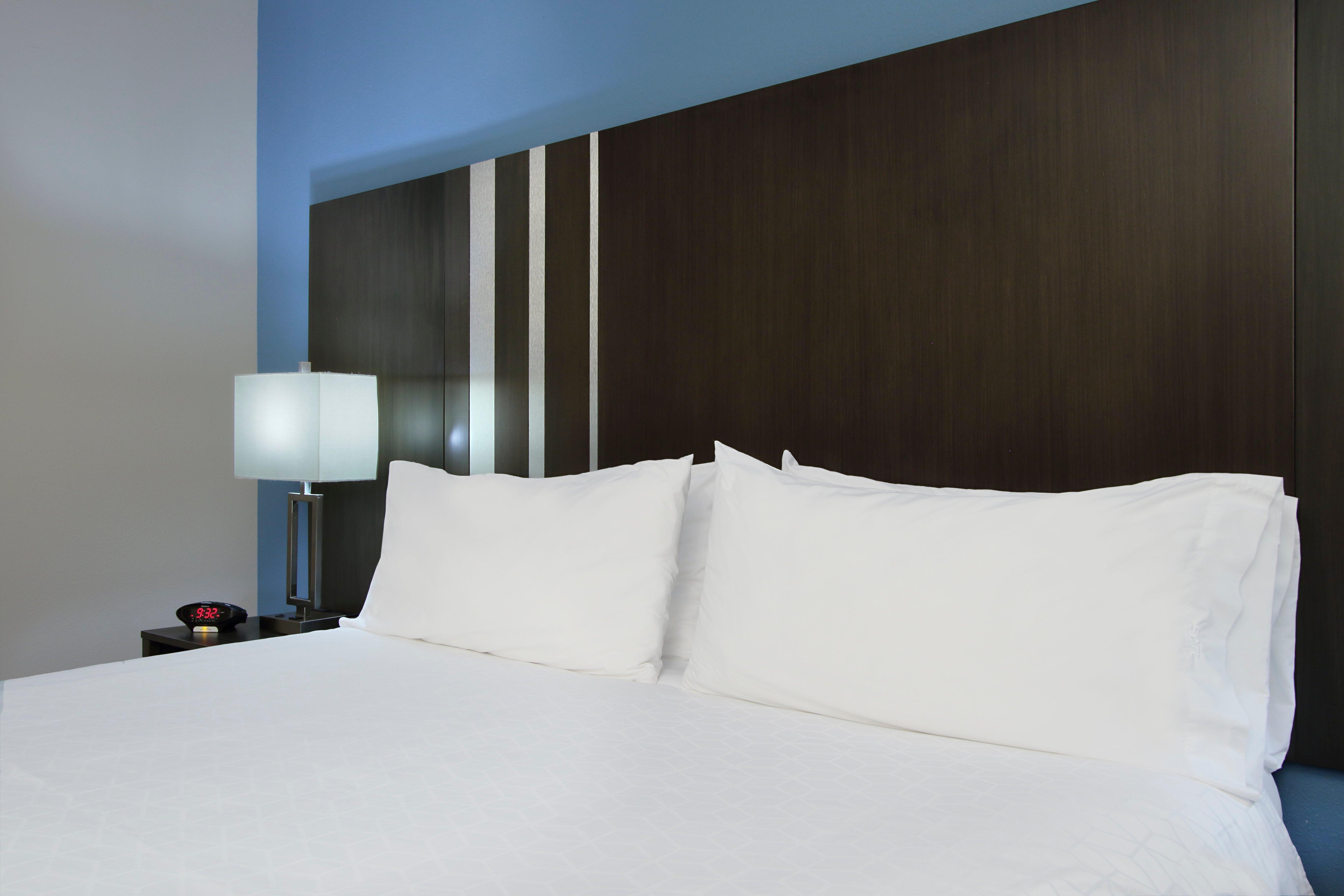Holiday Inn Express And Suites Houston North - Iah Area, An Ihg Hotel Dış mekan fotoğraf